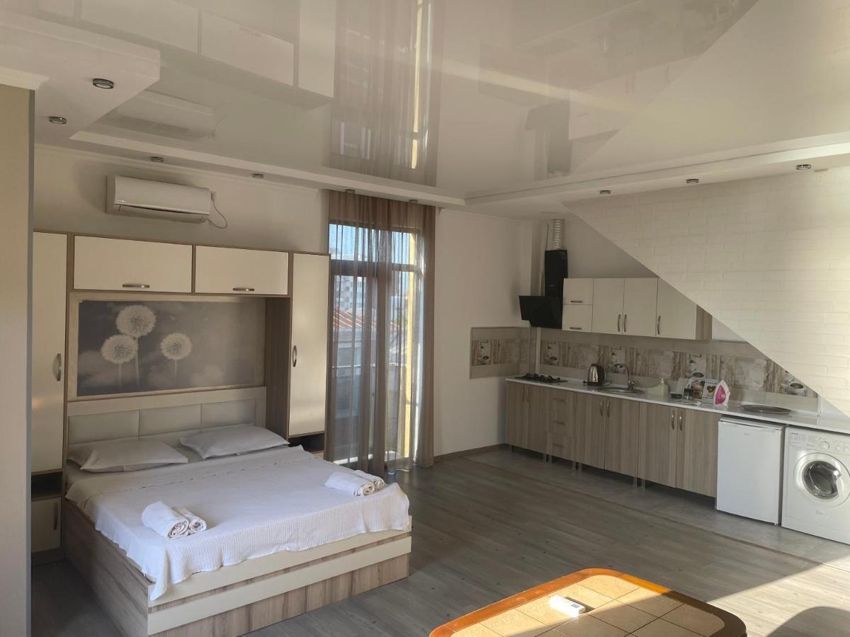Hotel Chaika Kobuleti Exteriör bild
