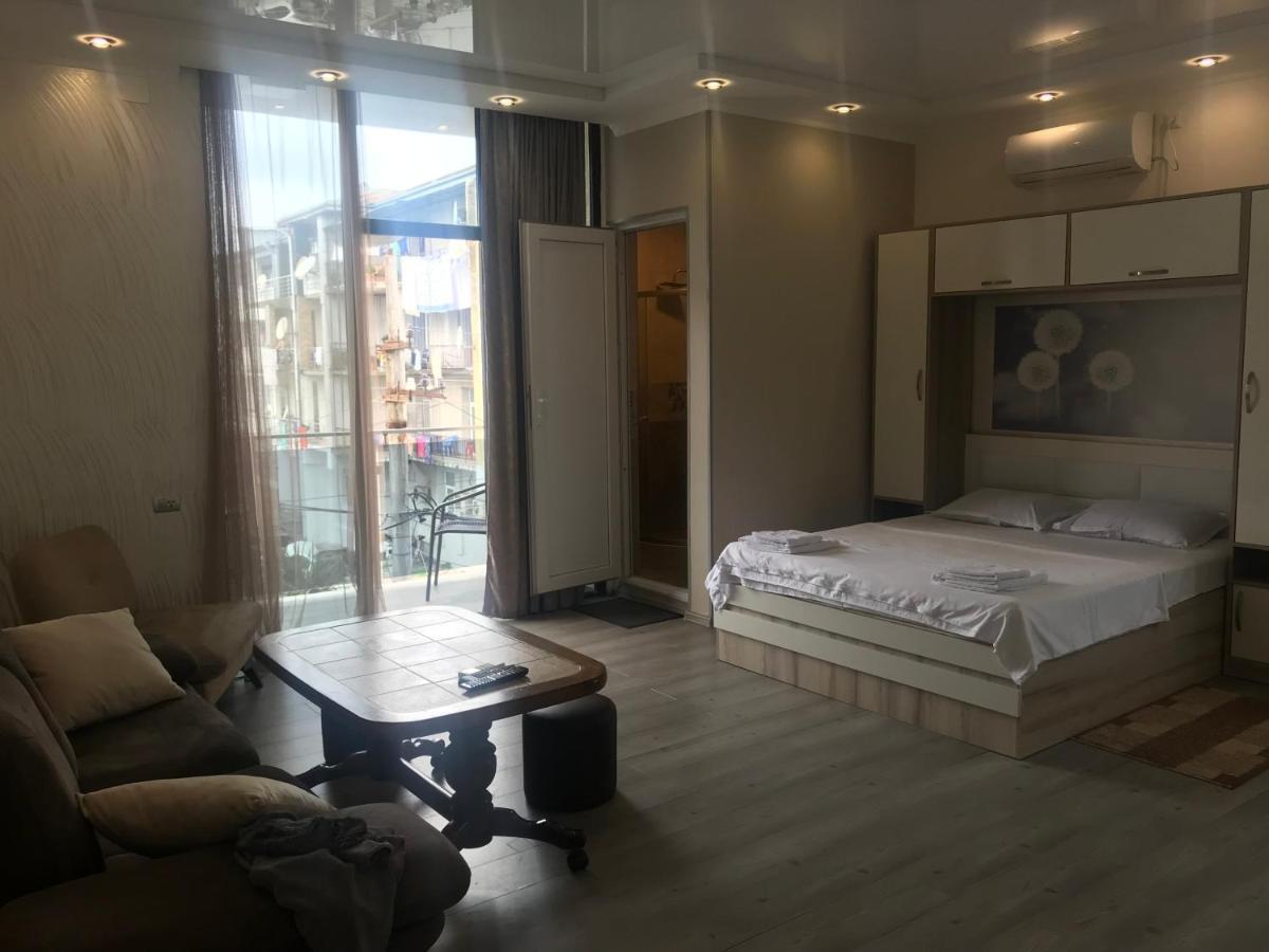 Hotel Chaika Kobuleti Exteriör bild