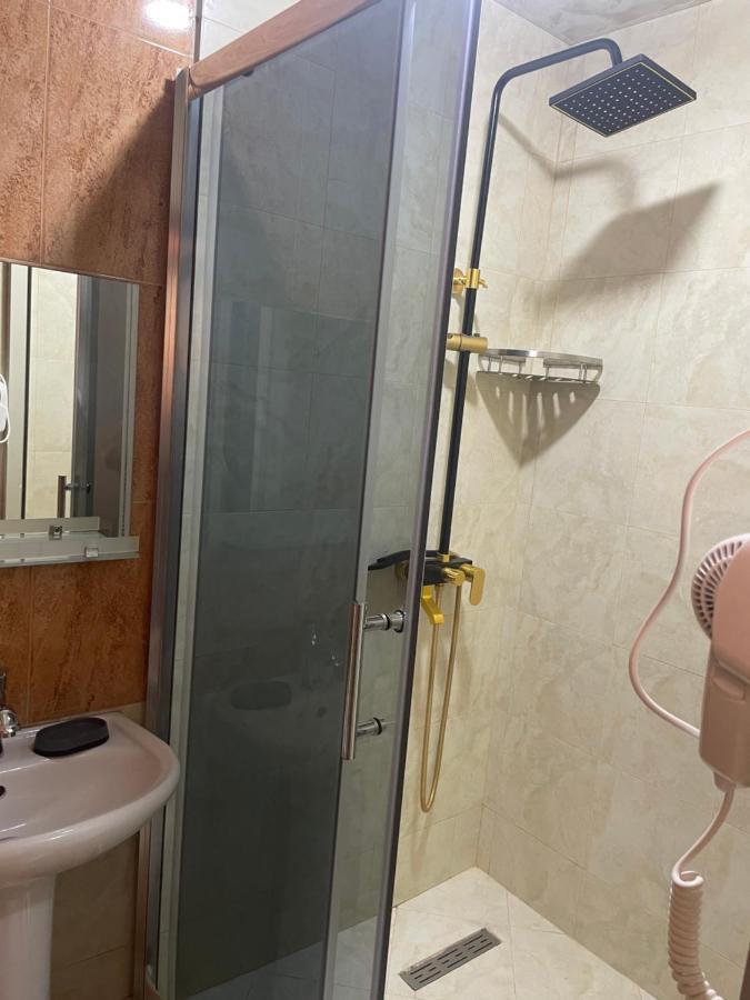 Hotel Chaika Kobuleti Exteriör bild