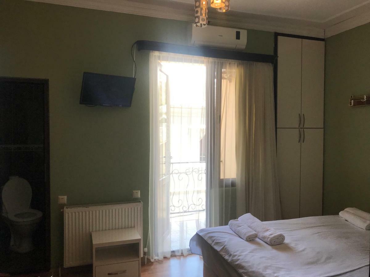 Hotel Chaika Kobuleti Exteriör bild