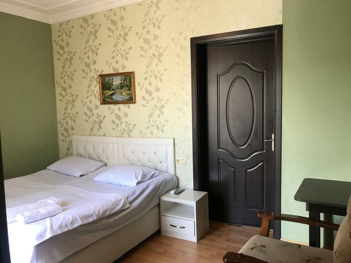 Hotel Chaika Kobuleti Exteriör bild